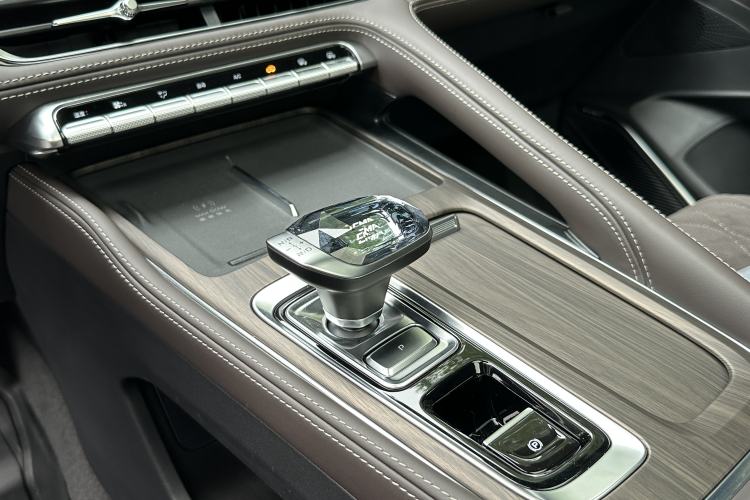 Used Geely Auto Monjaro L 2026 Model Oriental Yao 2.0TD Automatic Xiaohan Edition Gear Lever