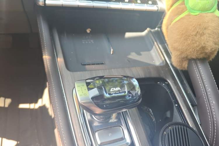 Used Geely Auto Monjaro L 2026 Model Oriental Yao 2.0TD Automatic Xiaohan Edition Gear Lever