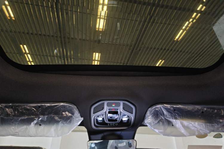 Used Geely Auto Monjaro L 2026 Model 2.0TD DCT Changfeng Yue Shan Edition Headliner