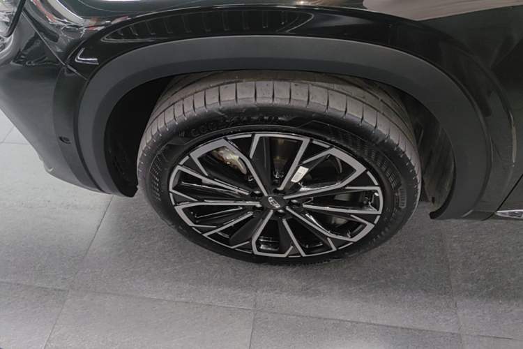Used Geely Auto Monjaro L 2026 Model Oriental Yao 2.0TD Automatic Wangyue Edition Left Front Wheel Hub