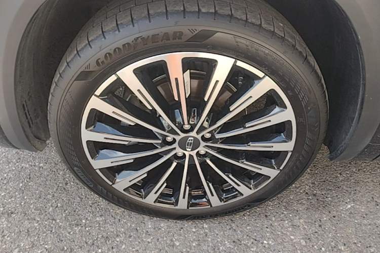 Used Geely Auto Monjaro L 2026 Model Oriental Yao 2.0TD Automatic Lanxing Edition Left Front Wheel Hub
