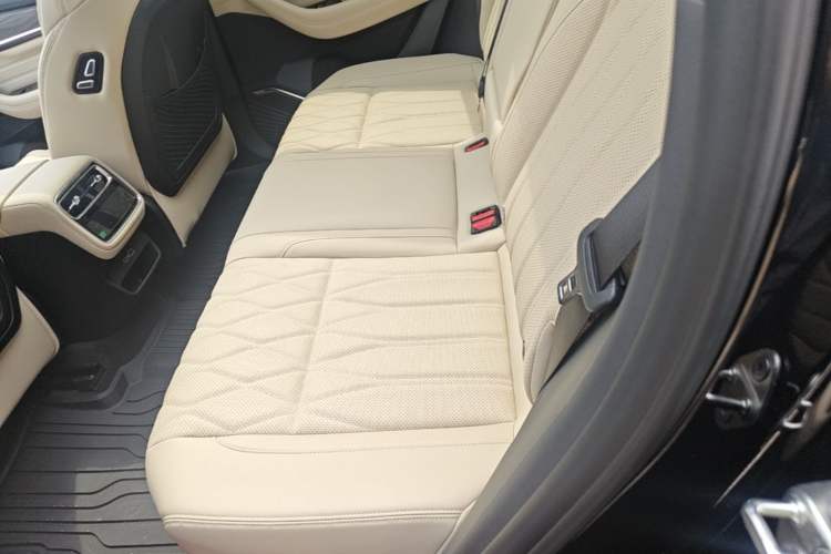 Used Geely Auto Monjaro L 2026 Model Oriental Yao 2.0TD Automatic Lanxing Edition Left Rear Seat