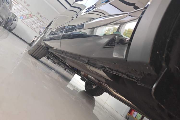 Used Geely Auto Monjaro L 2026 Model 2.0TD DCT Changfeng Yue Shan Edition Left Side Sill