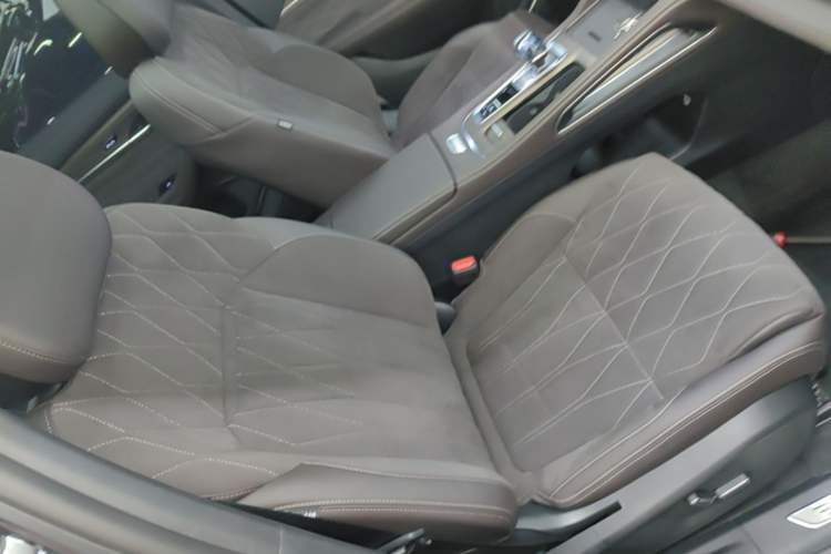 Used Geely Auto Monjaro L 2026 Model Oriental Yao 2.0TD Automatic Wangyue Edition Right Front Seat