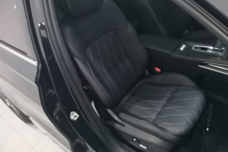Used Geely Auto Monjaro L 2026 Model 2.0TD DCT Changfeng Yue Shan Edition Right Front Seat