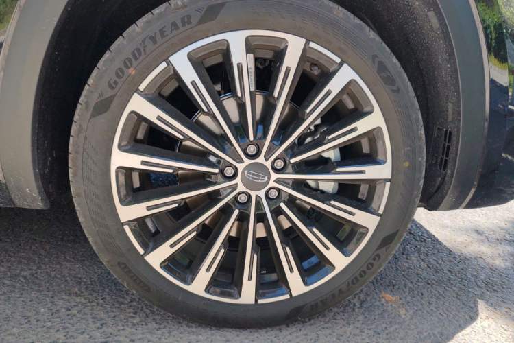 Used Geely Auto Monjaro L 2026 Model Oriental Yao 2.0TD Automatic Xiaohan Edition Right Front Wheel Hub