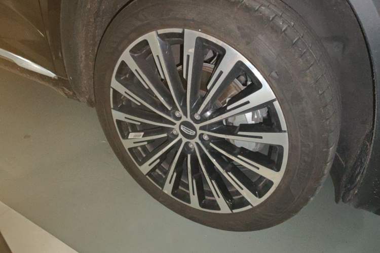 Used Geely Auto Monjaro L 2026 Model Oriental Yao 2.0TD Automatic Lanxing Edition Right Front Wheel Hub