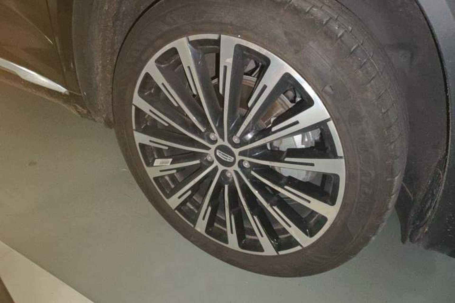Used Geely Auto Monjaro L 2026 Model Oriental Yao 2.0TD Automatic Lanxing Edition Right Front Wheel Hub
