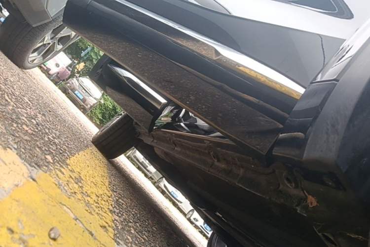 Used Geely Auto Monjaro L 2026 Model Oriental Yao 2.0TD Automatic Xiaohan Edition Right Side Sill