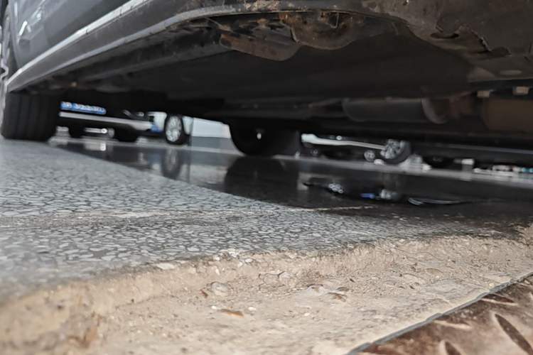 Used Geely Auto Monjaro L 2026 Model Oriental Yao 2.0TD Automatic Lanxing Edition Right Side Sill