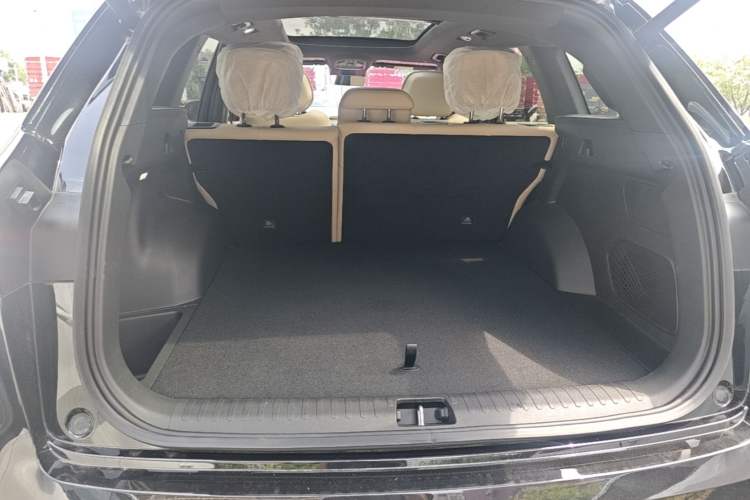Used Geely Auto Monjaro L 2026 Model Oriental Yao 2.0TD Automatic Lanxing Edition Trunk
