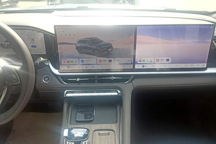 Used Geely Auto Monjaro L 2026 Model Oriental Yao 2.0TD Automatic Xiaohan Edition Audio And AC Panel