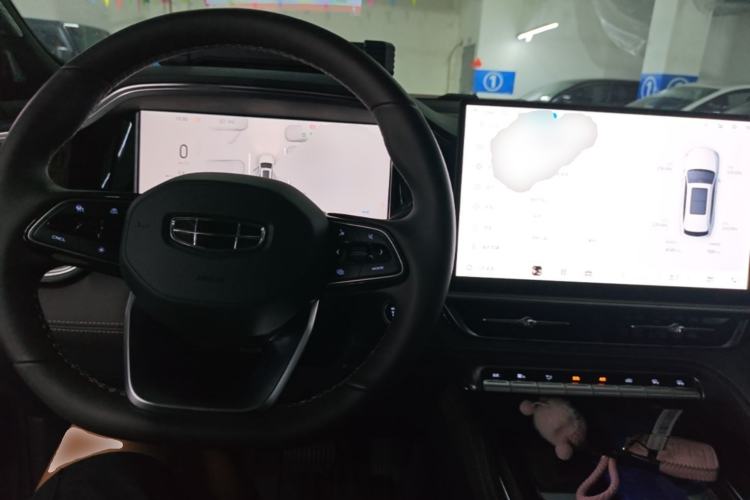 Used Geely Auto Monjaro L 2026 Model Oriental Yao 2.0TD Automatic Wangyue Edition Center Console