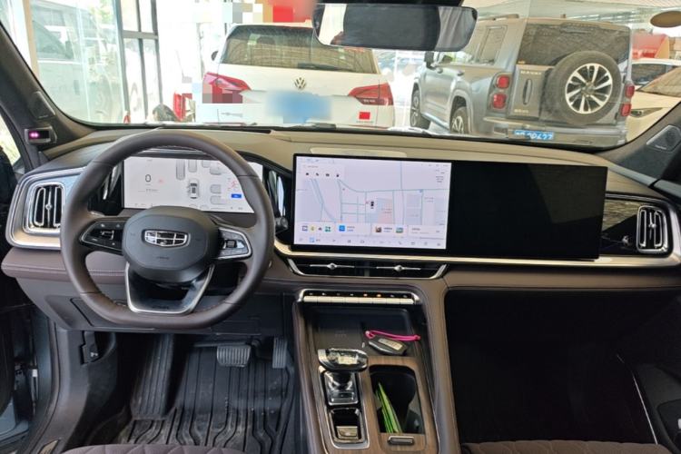 Used Geely Auto Monjaro L 2026 Model Oriental Yao 2.0TD Automatic Wangyue Edition Center Console