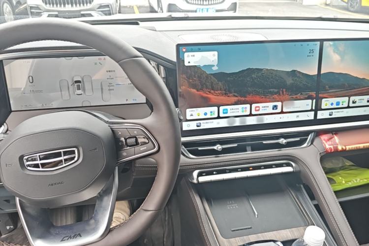 Used Geely Auto Monjaro L 2026 Model Oriental Yao 2.0TD Automatic Wangyue Edition Center Console