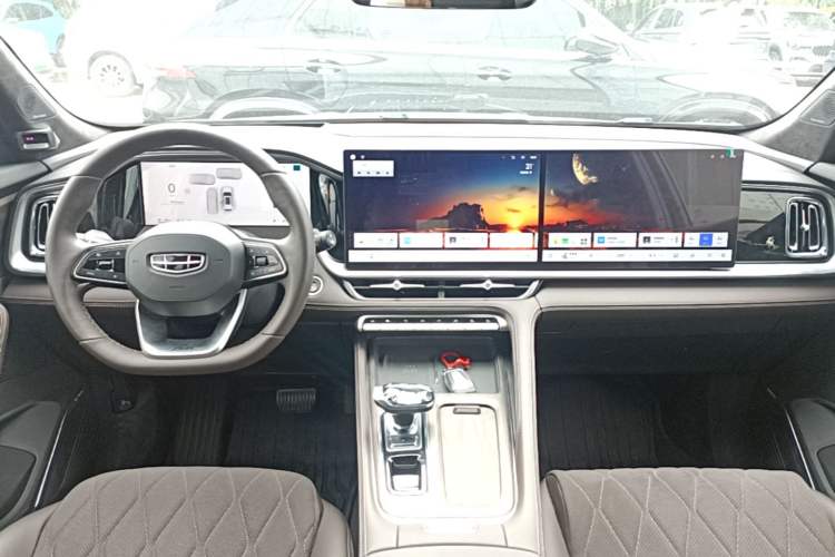 Used Geely Auto Monjaro L 2026 Model Oriental Yao 2.0TD Automatic Wangyue Edition Center Console