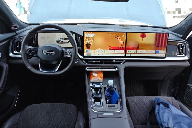 Used Geely Auto Monjaro L 2026 Model Oriental Yao 2.0TD Automatic Wangyue Edition Center Console