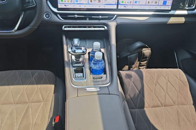 Used Geely Auto Monjaro L 2026 Model Oriental Yao 2.0TD Automatic Wangyue Edition Gear Lever