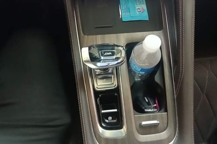 Used Geely Auto Monjaro L 2026 Model Oriental Yao 2.0TD Automatic Wangyue Edition Gear Lever