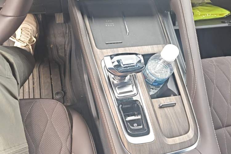 Used Geely Auto Monjaro L 2026 Model Oriental Yao 2.0TD Automatic Wangyue Edition Gear Lever