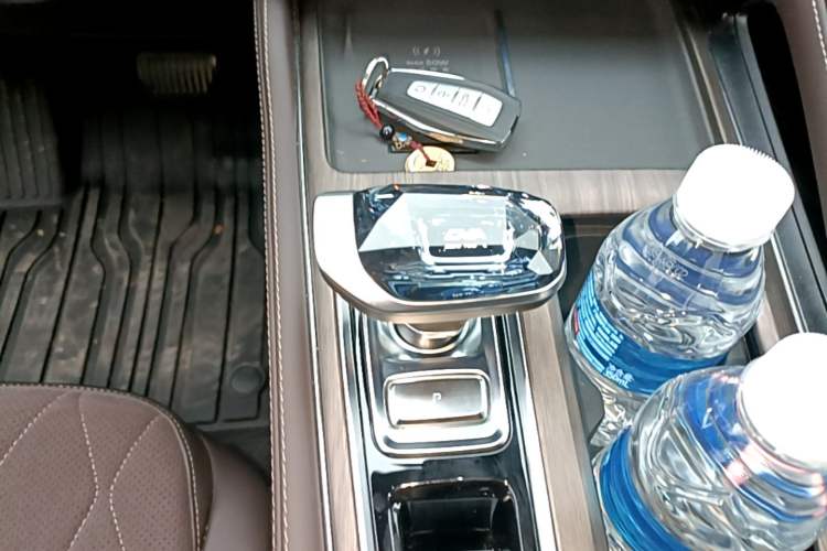 Used Geely Auto Monjaro L 2026 Model Oriental Yao 2.0TD Automatic Wangyue Edition Gear Lever