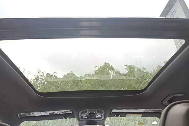 Used Geely Auto Monjaro L 2026 Model Oriental Yao 2.0TD Automatic Wangyue Edition Headliner