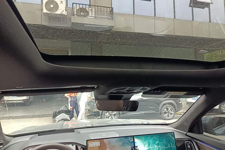 Used Geely Auto Monjaro L 2026 Model Oriental Yao 2.0TD Automatic Wangyue Edition Headliner