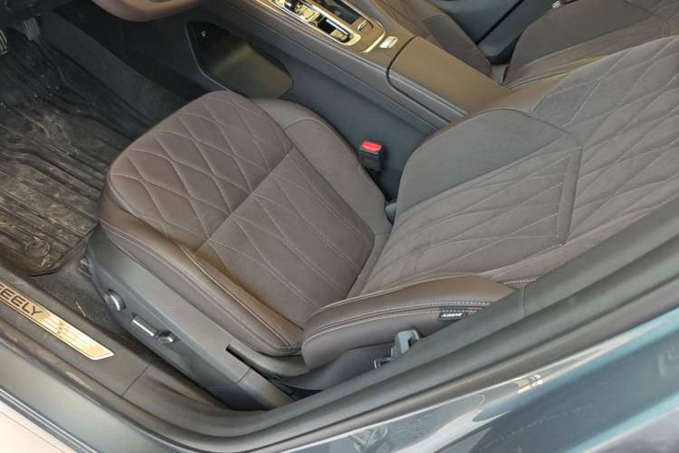 Used Geely Auto Monjaro L 2026 Model Oriental Yao 2.0TD Automatic Wangyue Edition Left Front Seat