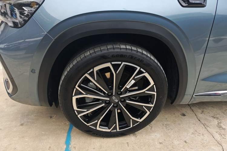 Used Geely Auto Monjaro L 2026 Model Oriental Yao 2.0TD Automatic Wangyue Edition Left Front Wheel Hub