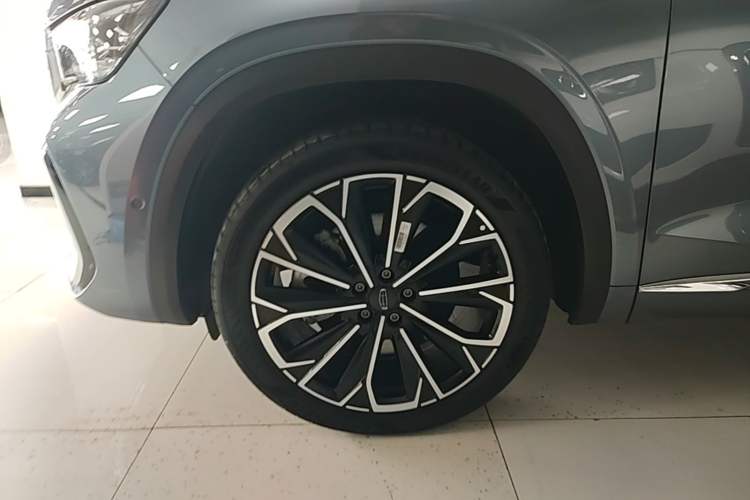 Used Geely Auto Monjaro L 2026 Model Oriental Yao 2.0TD Automatic Wangyue Edition Left Front Wheel Hub