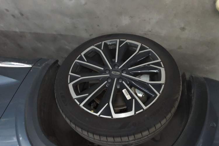 Used Geely Auto Monjaro L 2026 Model Oriental Yao 2.0TD Automatic Wangyue Edition Left Front Wheel Hub
