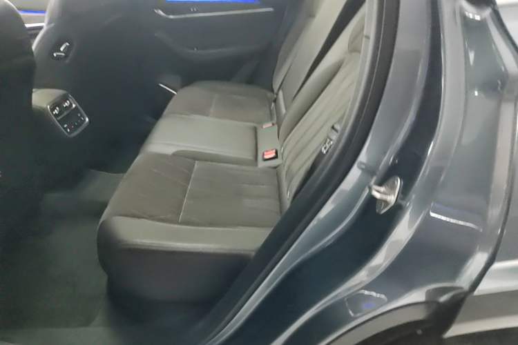 Used Geely Auto Monjaro L 2026 Model Oriental Yao 2.0TD Automatic Wangyue Edition Left Rear Seat