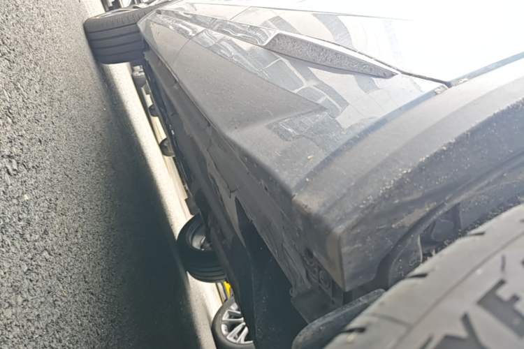 Used Geely Auto Monjaro L 2026 Model Oriental Yao 2.0TD Automatic Wangyue Edition Left Side Sill