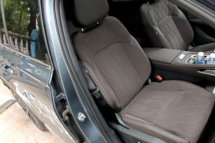 Used Geely Auto Monjaro L 2026 Model Oriental Yao 2.0TD Automatic Wangyue Edition Right Front Seat
