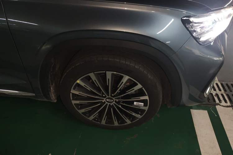 Used Geely Auto Monjaro L 2026 Model Oriental Yao 2.0TD Automatic Xiaohan Edition Right Front Wheel Hub