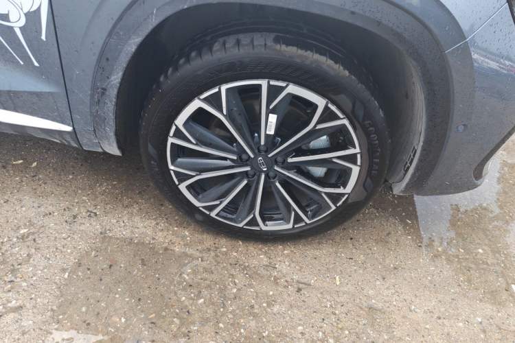 Used Geely Auto Monjaro L 2026 Model Oriental Yao 2.0TD Automatic Wangyue Edition Right Front Wheel Hub