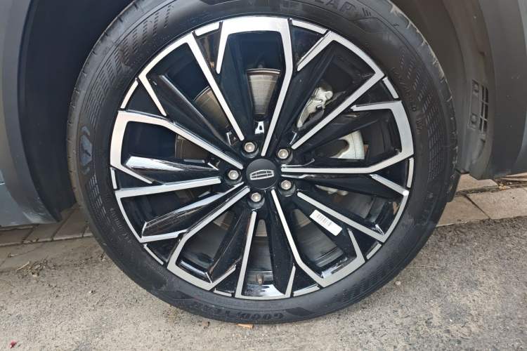Used Geely Auto Monjaro L 2026 Model Oriental Yao 2.0TD Automatic Wangyue Edition Right Front Wheel Hub