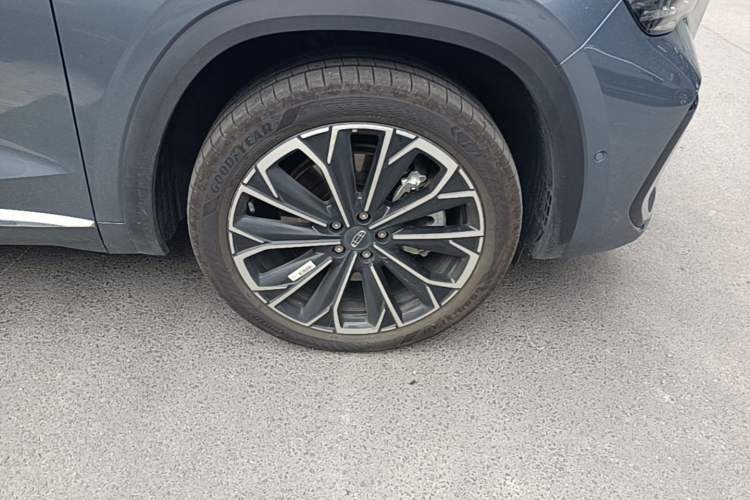 Used Geely Auto Monjaro L 2026 Model Oriental Yao 2.0TD Automatic Wangyue Edition Right Front Wheel Hub