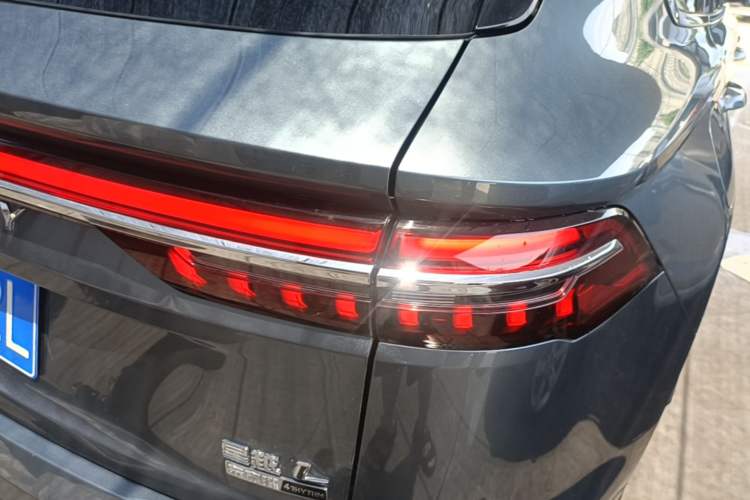 Used Geely Auto Monjaro L 2026 Model Oriental Yao 2.0TD Automatic Wangyue Edition Right Rear Taillight