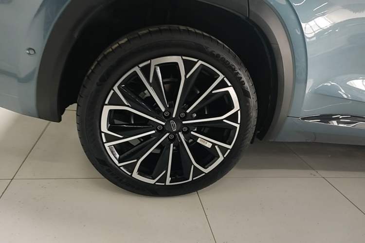 Used Geely Auto Monjaro L 2026 Model Oriental Yao 2.0TD Automatic Wangyue Edition Right Rear Wheel Hub
