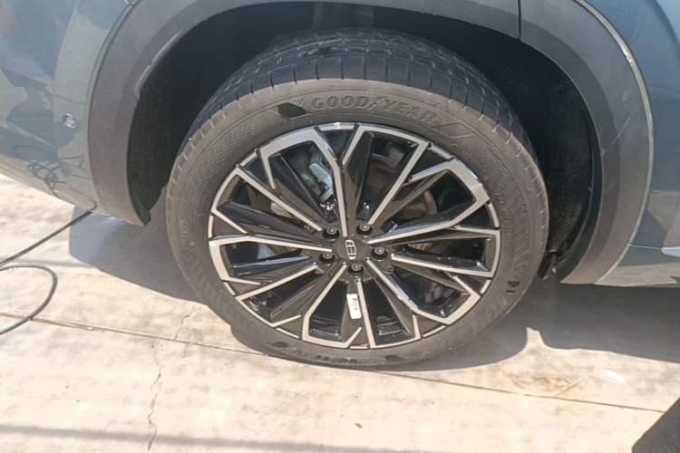 Used Geely Auto Monjaro L 2026 Model Oriental Yao 2.0TD Automatic Wangyue Edition Right Rear Wheel Hub