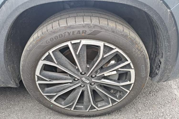 Used Geely Auto Monjaro L 2026 Model Oriental Yao 2.0TD Automatic Wangyue Edition Right Rear Wheel Hub