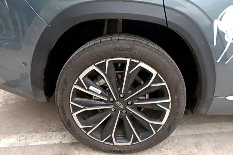 Used Geely Auto Monjaro L 2026 Model Oriental Yao 2.0TD Automatic Wangyue Edition Right Rear Wheel Hub
