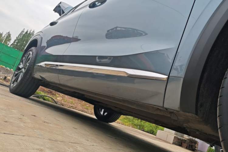 Used Geely Auto Monjaro L 2026 Model Oriental Yao 2.0TD Automatic Wangyue Edition Right Side Sill