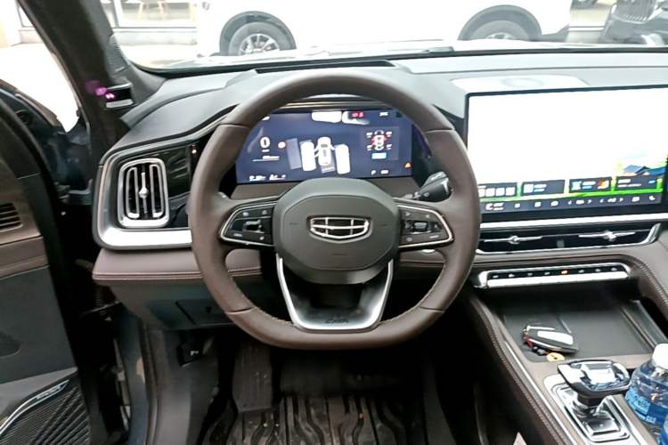 Used Geely Auto Monjaro L 2026 Model Oriental Yao 2.0TD Automatic Wangyue Edition Steering Wheel