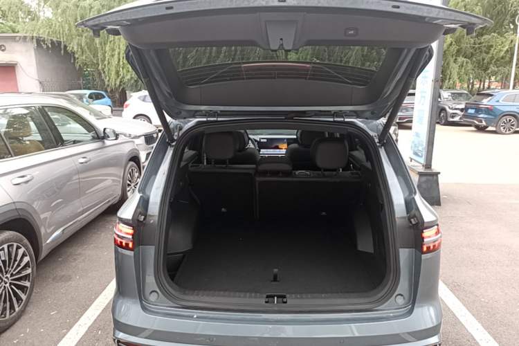 Used Geely Auto Monjaro L 2026 Model Oriental Yao 2.0TD Automatic Wangyue Edition Trunk