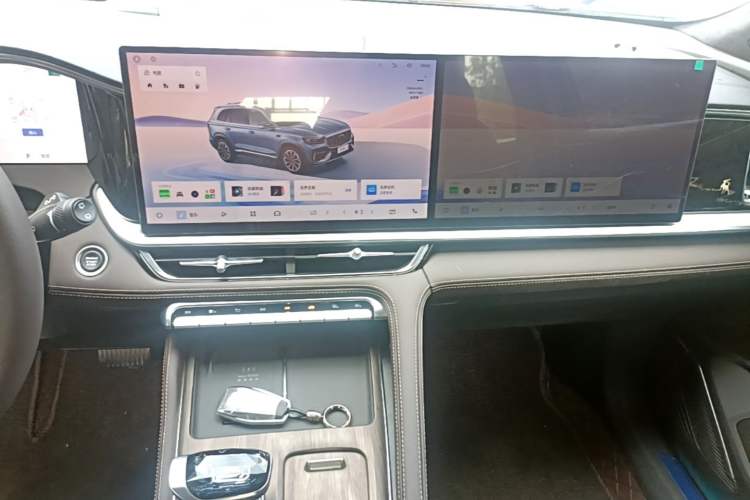 Used Geely Auto Monjaro L 2026 Model Oriental Yao 2.0TD Automatic Lanxing Edition Audio And AC Panel