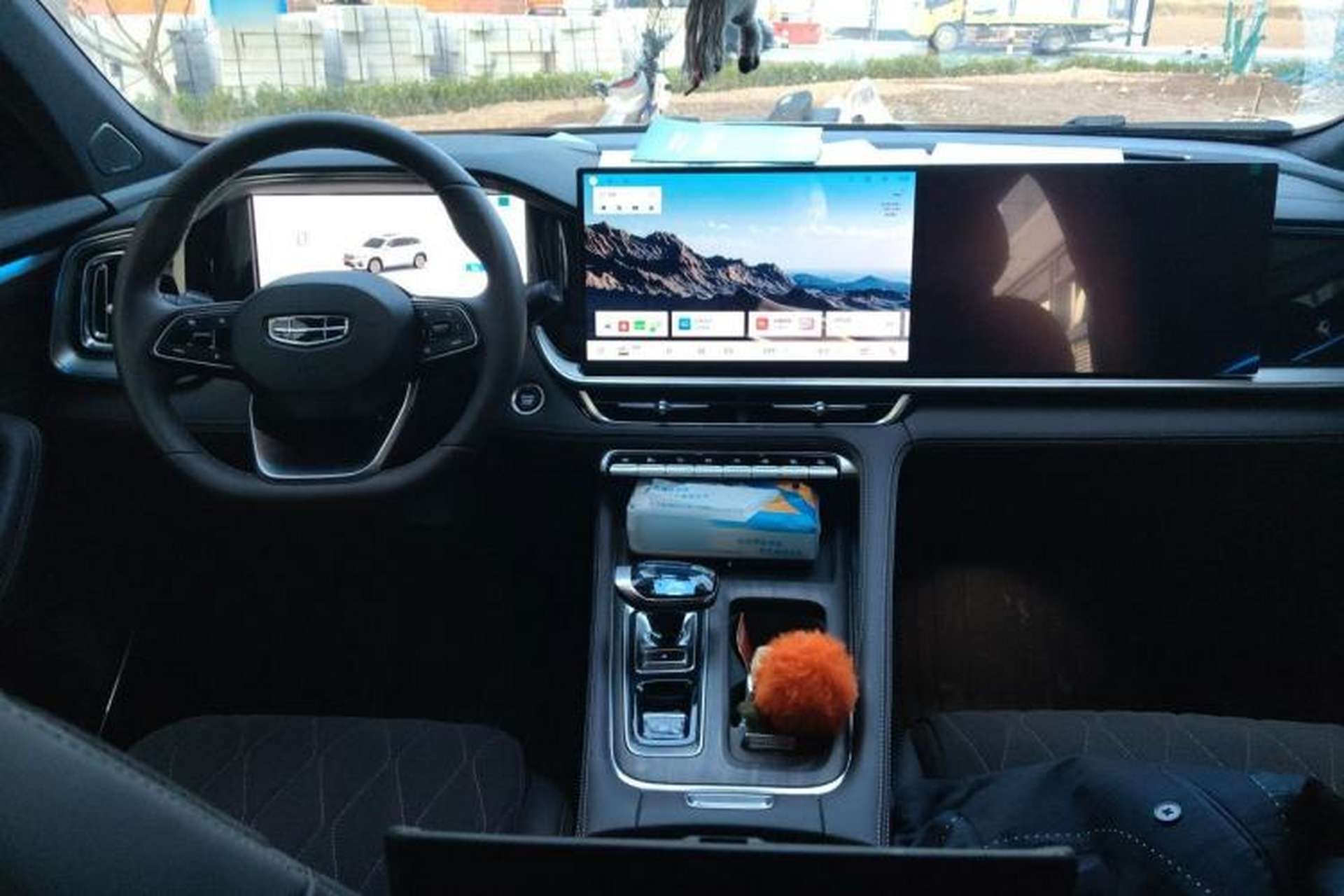 Used Geely Auto Monjaro L 2026 Model Oriental Yao 2.0TD Automatic Lanxing Edition Center Console