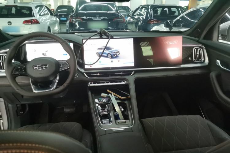 Used Geely Auto Monjaro L 2026 Model Oriental Yao 2.0TD Automatic Lanxing Edition Center Console