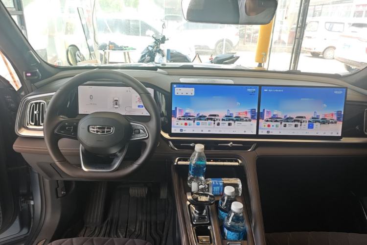 Used Geely Auto Monjaro L 2026 Model Oriental Yao 2.0TD Automatic Wangyue Edition Center Console
